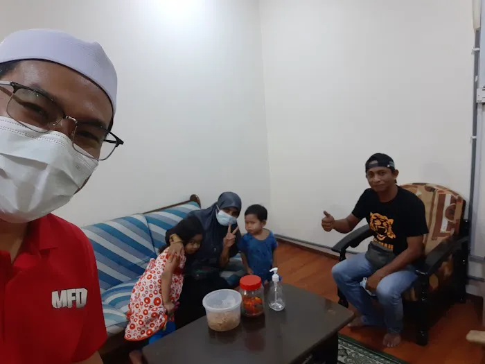 Bekam Puncak Alam Picture 1