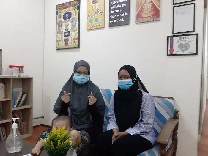 Bekam Puncak Alam Picture 7