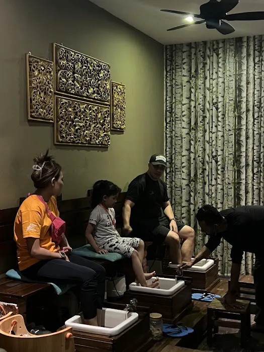 De Klair Thai Massage & Reflexology Picture 2