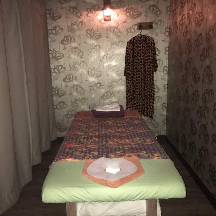 De Klair Thai Massage & Reflexology Picture 9