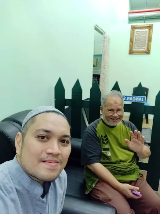Pusat Penjagaan Kesihatan Aziz( Urut ) Picture 10