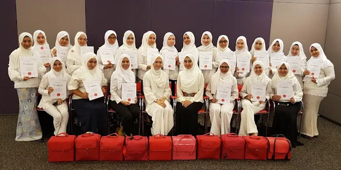 Servis Facial Mobile Spa & Beauty Trainer Picture 2