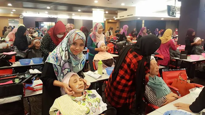 Servis Facial Mobile Spa & Beauty Trainer Picture 10