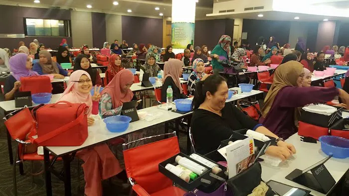 Servis Facial Mobile Spa & Beauty Trainer Picture 9