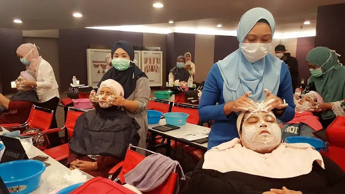 Servis Facial Mobile Spa & Beauty Trainer Picture 8
