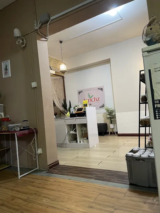 Ashrisz Spa,boutique And Hair Salon Picture 2