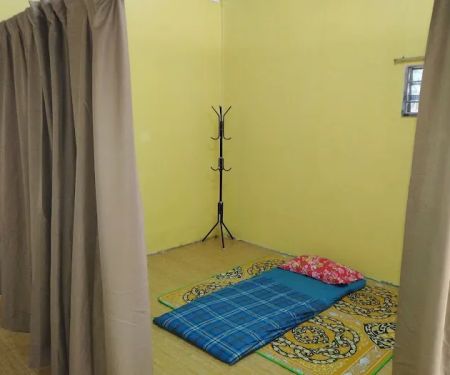Anuar Tukang Urut Tradisional