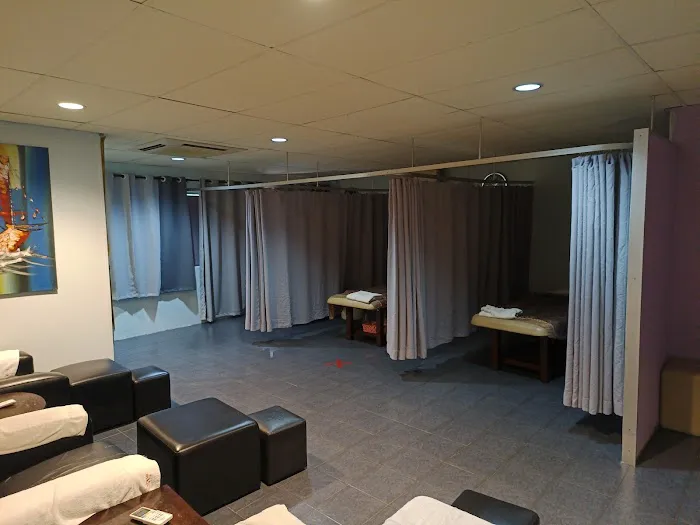 Kecantikan & Refleksologia Hong Wing Picture 4
