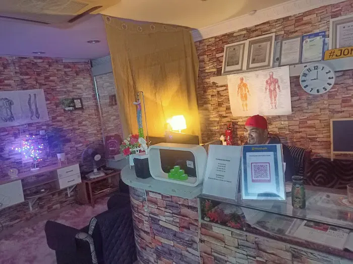 Pusat Urut Terapi Oku Shah Alam Dan Sport Massage(Done by Oku) Picture 2