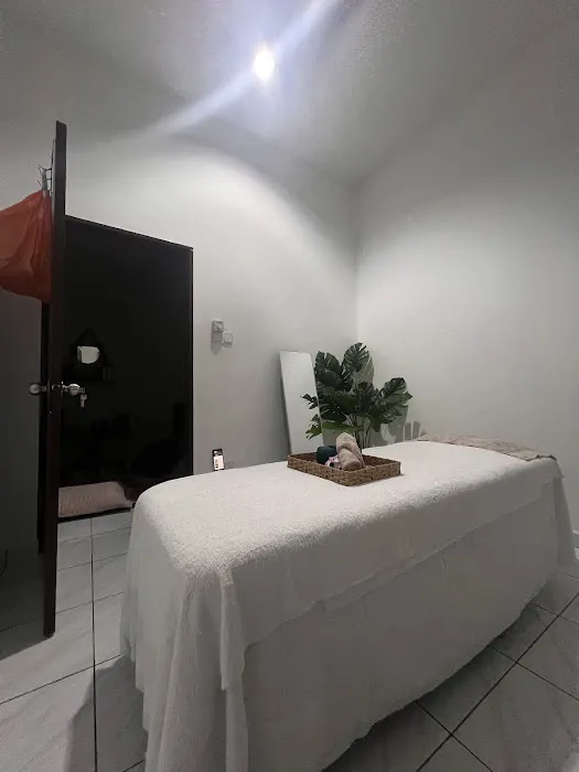 Ell Tradisional Massage Picture 1