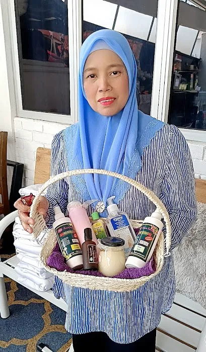 Azlina Mengurut Picture 1