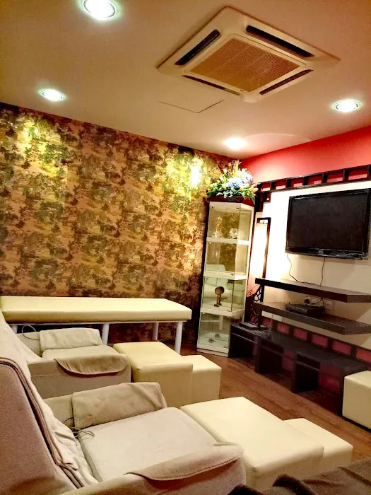 LOTUS foot massage Picture 3