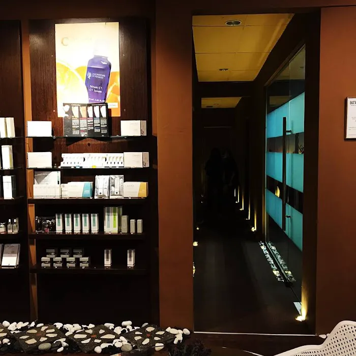 VOGUE BEAUTY CENTRE Picture 4