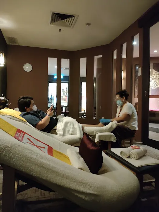 Erawan Wellness Massage at Avenue K Picture 4