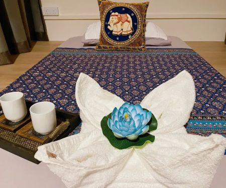 Baan Thai - Thai Massage | Urut Thai | 泰式按摩 / Setia Alam-Shah Alam