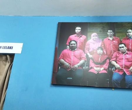 Pusat Urut dan refleksologi oku penglihatan