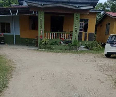 Cik jah tukang urut & bidan
