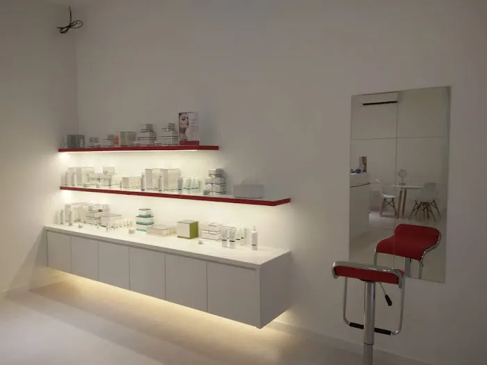 I K SKIN BEAUTY SDN BHD (CLARENA CHERAS) Picture 8
