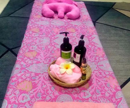 Milwa Beauty Spa Therapist Urut Saraf dan Confinement Care