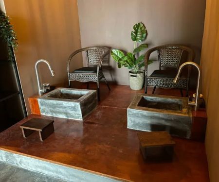 YLL REFLEXOLOGY
