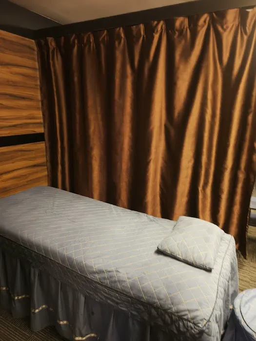 FAMILY REFLEXOLOGY AND FOOT CENTER Picture 10
