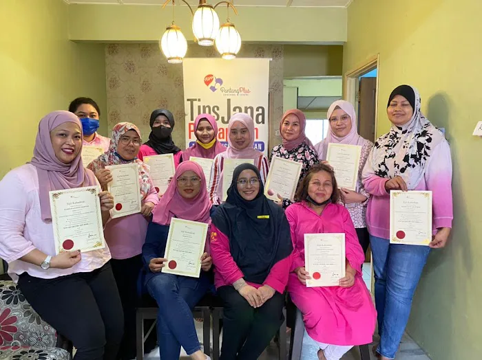 AYUTERAPI WANITA ( massage Tradisional & bone adjustment & IBU bersalin& Bekam) Picture 1