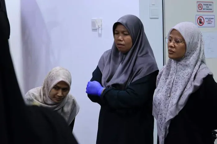 AYUTERAPI WANITA ( massage Tradisional & bone adjustment & IBU bersalin& Bekam) Picture 9