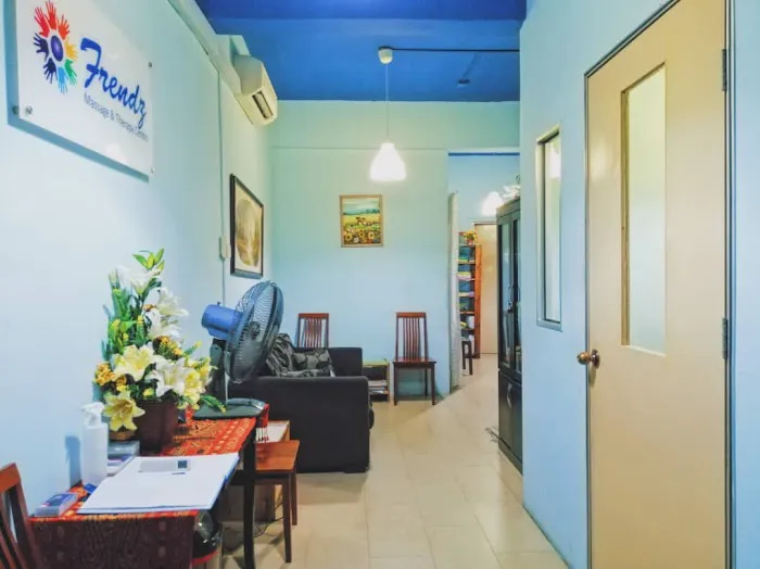 Frendz Massage & Therapy Centre Picture 8