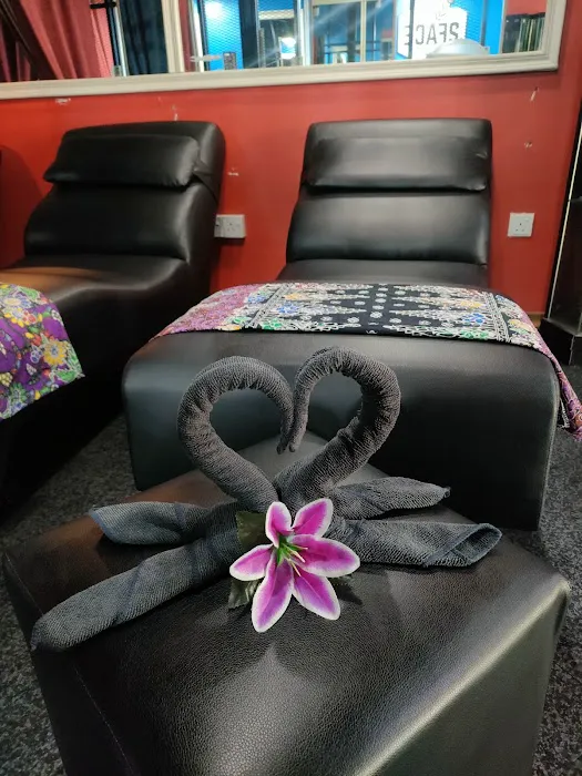 2FACE HAUZ CELEBRITY SALOON & FAMILY SPA Picture 5