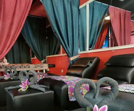 2FACE HAUZ CELEBRITY SALOON & FAMILY SPA