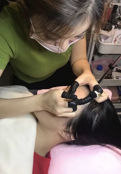 D'Fine Beauty Studio Picture 2