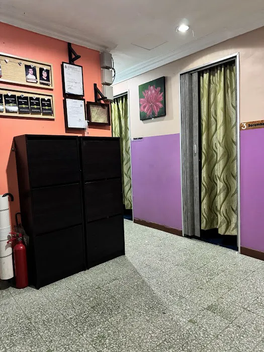 Massage Station Picture 3