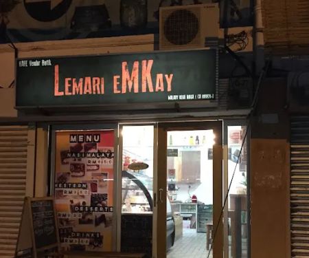Lemari EmKay
