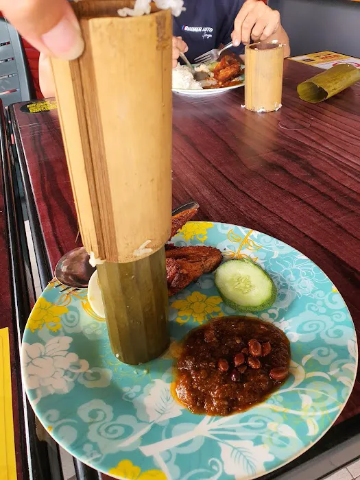 WAN PATIN TEMPOYAK Picture 2