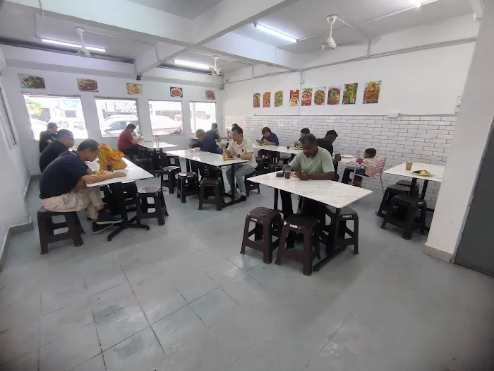 KL 52 Mixed Rice Restaurant• 经济杂饭 Picture 3