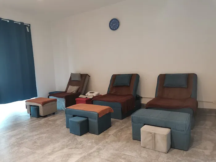 Little Feet 9 Beauty & Wellness Centre Picture 6