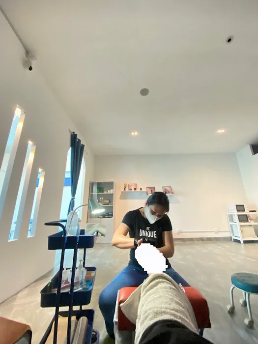 Little Feet 9 Beauty & Wellness Centre Picture 5