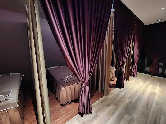 Health World Spa and Massage Picture 8