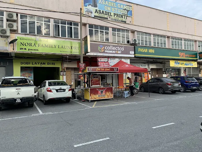 GTR Burger Tg. Malim Collectco Picture 1