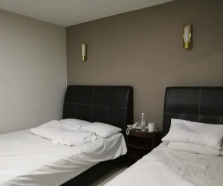 OYO 117 Hotel Safari 2