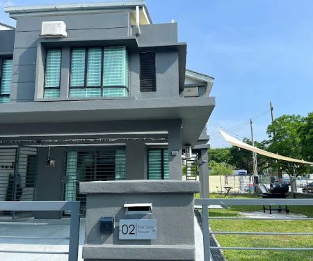 The Grey House #02