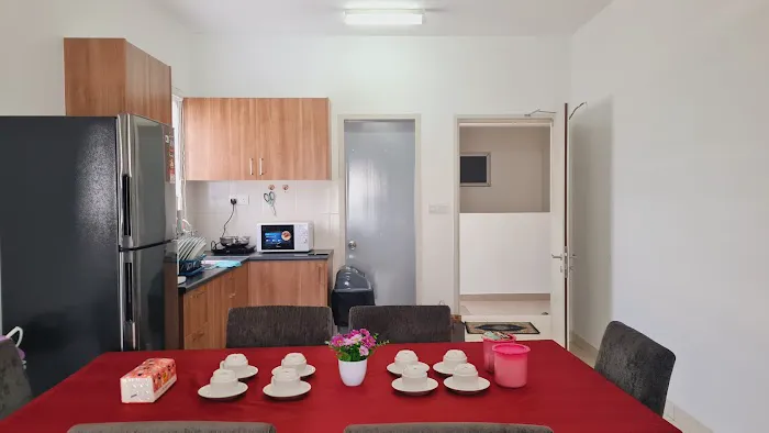 Alanis Suite Homestay by Destry Picture 8