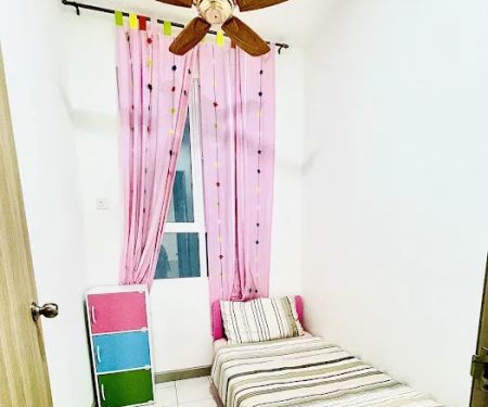 FIZALICHAA HOMESTAY LADANG TANJUNG