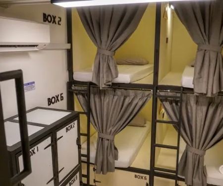 Kamar By Luar Kotak (wanderer hostel)