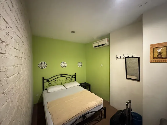 The Explorers Guesthouse Picture 10