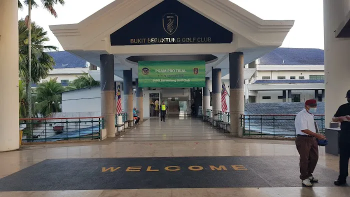 Bukit Beruntung Golf & Country Resort Berhad Picture 1