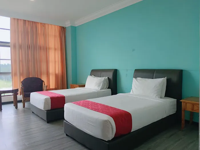 Bukit Beruntung Golf & Country Resort Berhad Picture 3