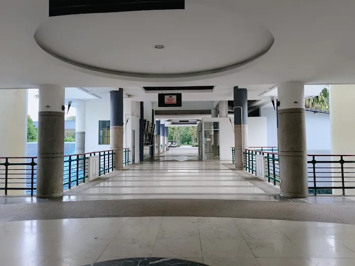 Bukit Beruntung Golf & Country Resort Berhad Picture 10