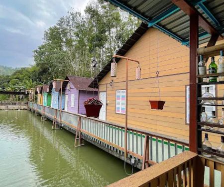 Wonderland Cottage and Wonderland Villa ( HomeStay )