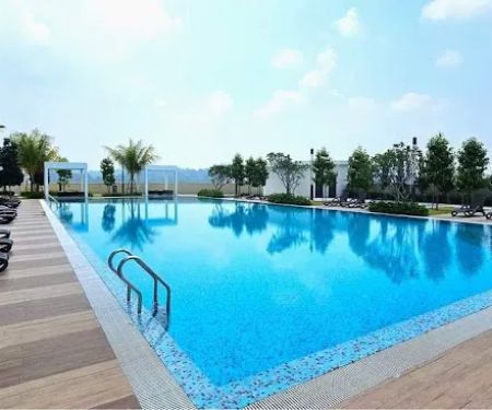 Cupid Wood Homestay @ Residensi Ostia, Bangi with Swimming pool, Free Wifi, NEFLIX, Parking